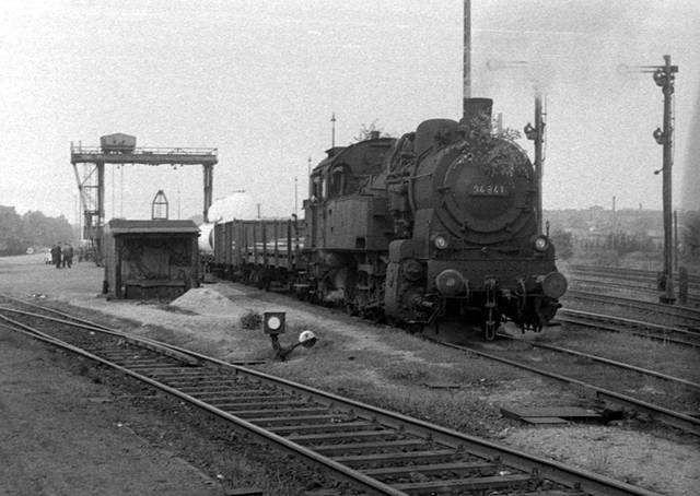 94 841 vom BW Rothenburgsort beim Verschiebedienst im Güterbahnhof Hamburg-Wandsbek.